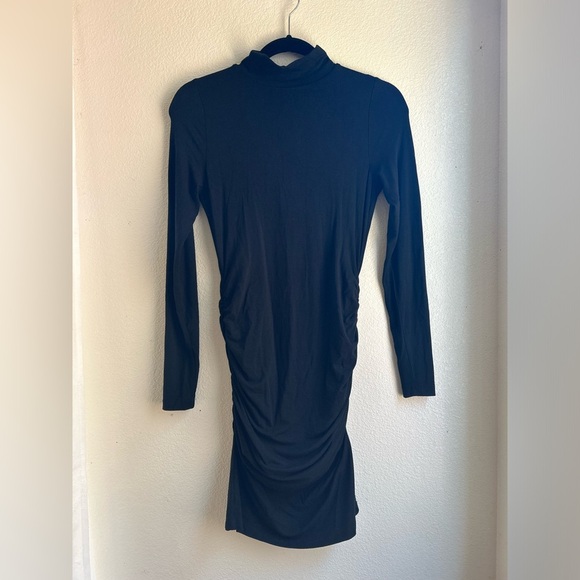 New York and Company | Mock Neck Long Sleeve Ruched Bodycon Dress - Picture 4 of 10